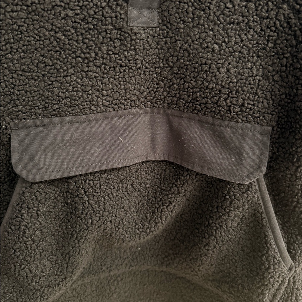 Carhartt Black Sherpa Pullover - Picture 5 of 11